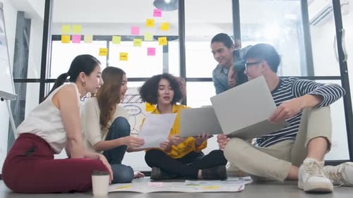 creative agency business brain storm meeting presentation Team discussing