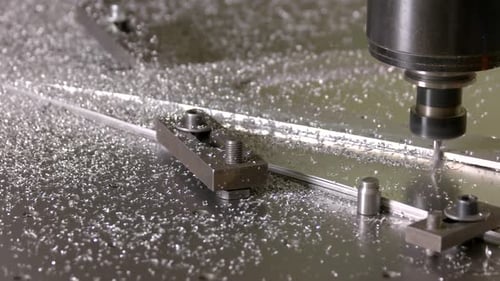 Stahl-Fräsmaschine in Aktion