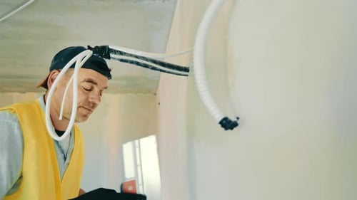 Trabajos de reparación en la habitación