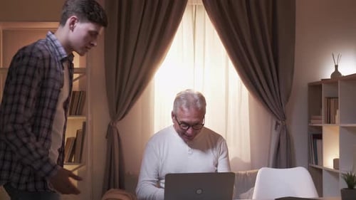 Dépendance à Internet Jeu compulsif Père Fils
