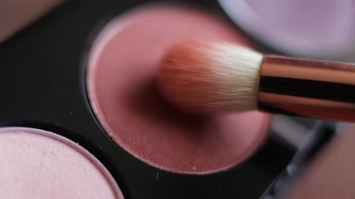 Eyeshadow Palette with Makeup Brush, Close Up