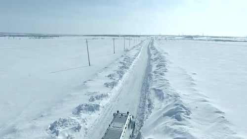 Geländewagen auf sechs Rädern