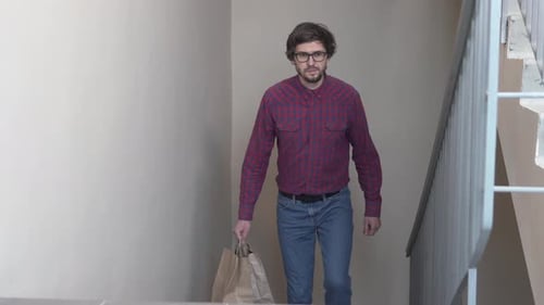 The delivery service will deliver the parcels from the grocery store to the home.