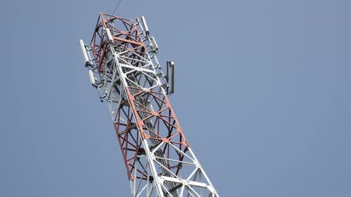 Moderne Telekommunikationsausrüstung der Basisstation auf Antennensystem 4K 3840X2160 UHD kippbares Filmmaterial