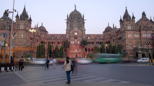 Timelapse de Chhatrapati Shivaji Maharaj Terminus do dia para a noite mumbai