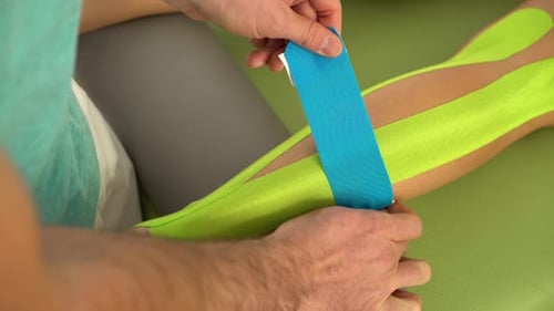 Closeup Taping Quadriceps