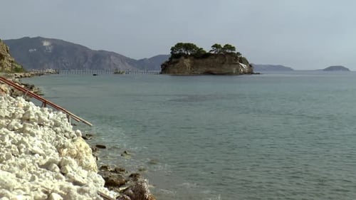 Ubicado justo al lado de la costa de Laganas, Cameo Island Zakynthos.