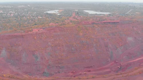 Stadt und Steinbruch