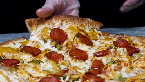Pizza italiana caliente de pepperoni