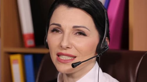 Call Center arbeitet mit dem Kunden zusammen