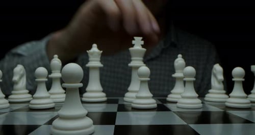 Gefilmt in a Dark Key