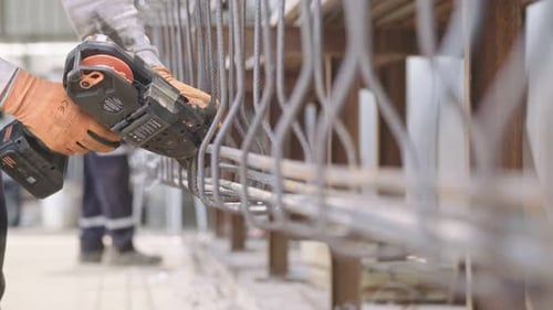 Fijadores de acero que conectan barras de acero para refuerzo de hormigón