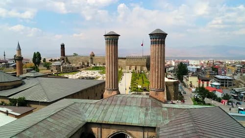 Erzurum City Çifte Minareli Moschee