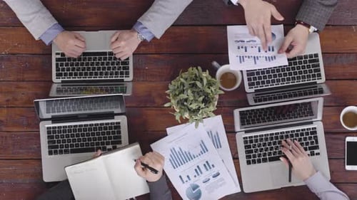 Geschäftliche Zusammenarbeit im Büro