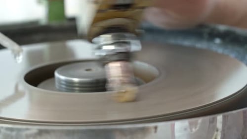 Faceting a Diamond