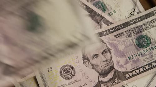 Rotierende Aufnahme von amerikanischem Geld (Währung)