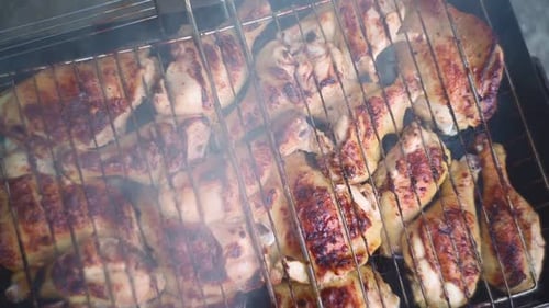 Prozess des Grillens im Freien