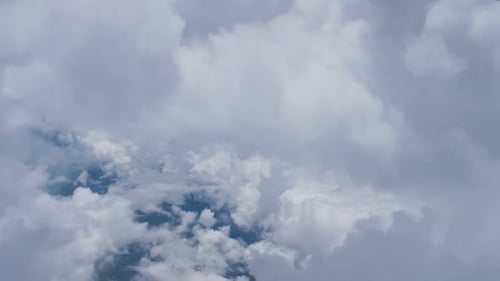 Über den Wolken fliegen