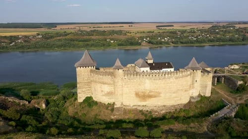 Altes Schloss von Khotyn in der Nähe der Dnester