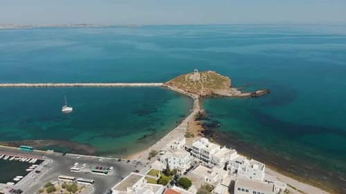 Vue aérienne de l'entrée du temple d'Apollon à Naxos en Grèce.