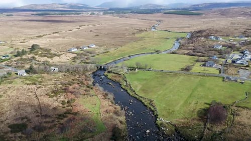 Luftaufnahme der Mündung des Owenea River Von Ardara in der Grafschaft Donegal Ireland