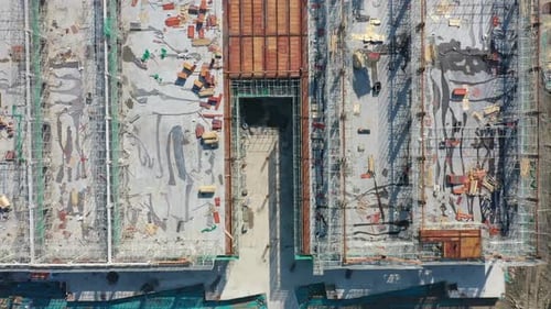 Sitio de construcción en la ciudad