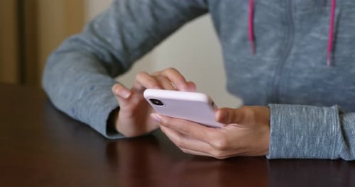 Close up of woman use of mobile phone
