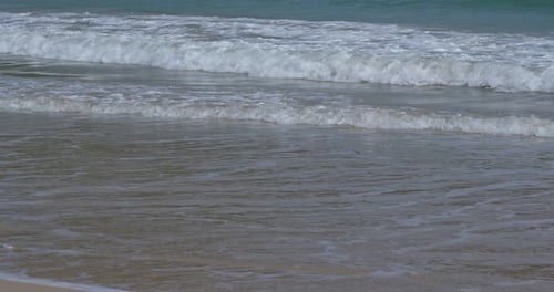 Tropische Meereslandschaft und Sandstrand