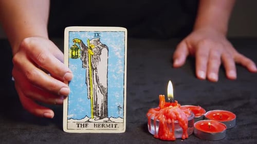 Tarotleser-Dealing-Karten 11