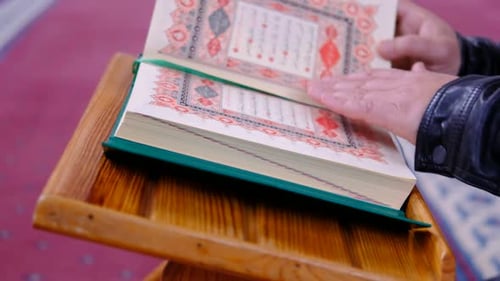 Lesen Sie die Koran-Moschee