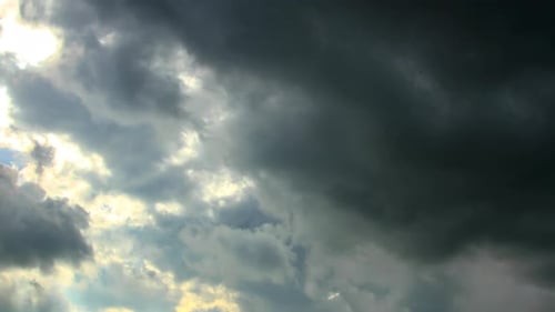 Chronologie d'un paysage nuageux orageux