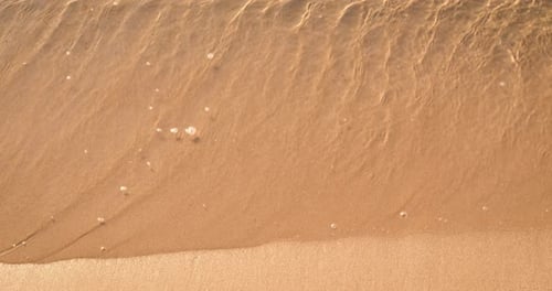 Attraktives Schild Sand mit Lächeln