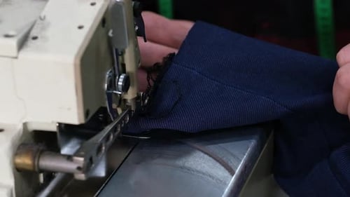 machine à coudre et tailleur
