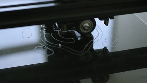 Imprimante Électronique tridimensionnelle en plastique pendant le travail en laboratoire