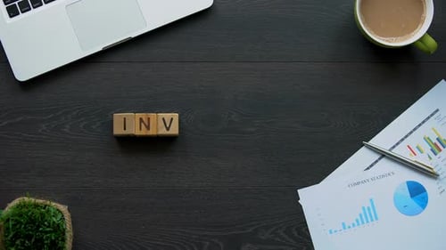 Anlagewort aus Würfeln, Geldallokation, um in Zukunft Vorteile zu erhalten