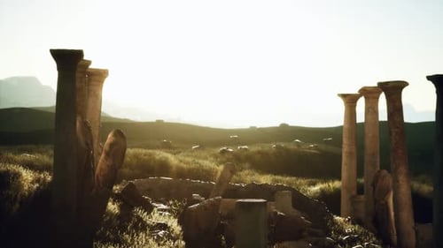 Ruines du vieux temple romain au coucher du soleil