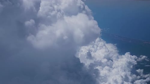 Über den Wolken fliegen