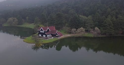 Dia de neblina Lago Bolu Gölcük - Parque Nacional Gölcük