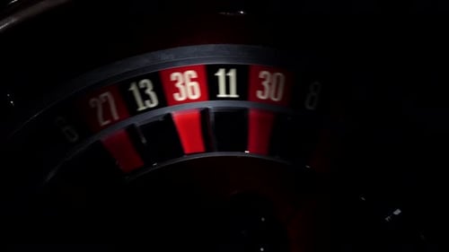 Roulette Spinning, White Bowl, Close Up, 31, Black