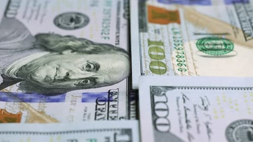 Notas de dólar americano, papel-moeda, moeda da taxa de câmbio. Notas em dinheiro. O conceito de finanças