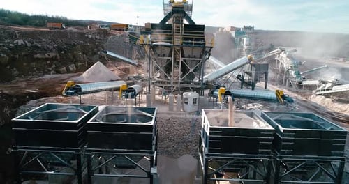 Eine Steinbrecheranlage