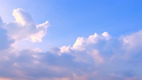 4K Zeitraffer von wunderschönem blauen Himmel mit Wolkenhintergrund.