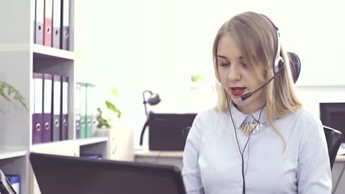 Betreiber von Support und Kundenservice — Call Center, Online-Software mit Voice-Over-IP-Technologie