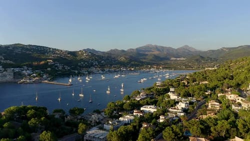 Vue sur la baie de Port Andratx avec des bateaux, Majorque, Espagne