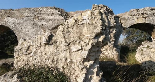 Barbegal-Aquädukt, römische Ruinen in Fontvielle, Provence, Südfrankreich