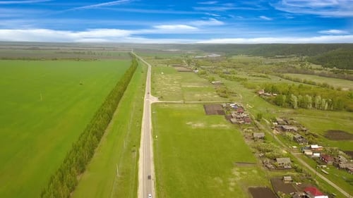 Landstraße im Sommer