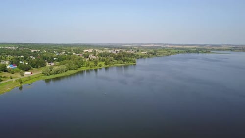 Wunderschöne Landschaft des Vymno-Sees