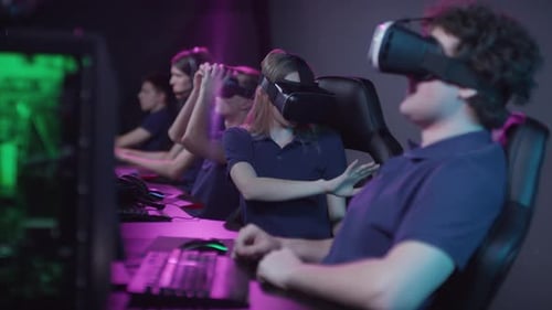 Playing Games With VR Glasses