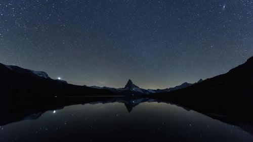 Unglaublicher Blick auf den Stellisee mit Matterhorn Peak in den Schweizer Alpen