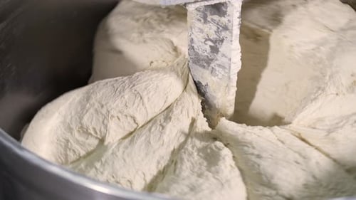 Maschine Kneten Sie den Teig aus der Mehlproduktionsanlage Brotpflanze Brot frisch gebackenes Brötchen